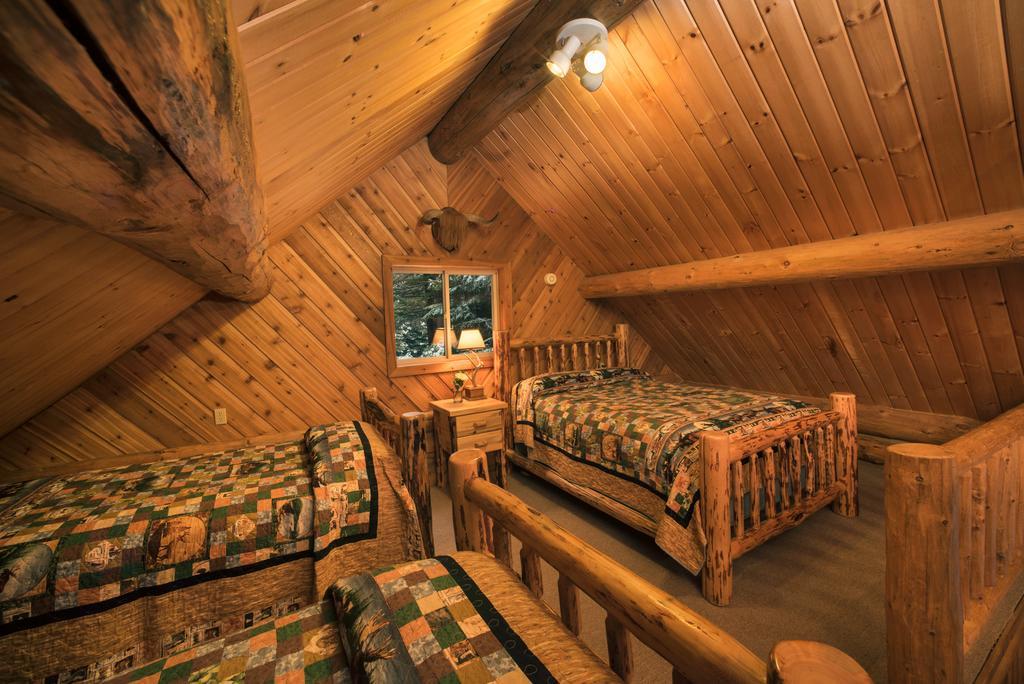 Western Pleasure Guest Ranch 桑德波因特 外观 照片
