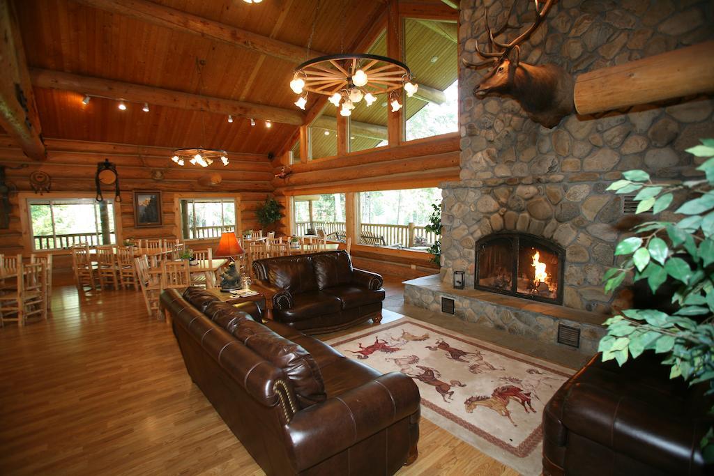 Western Pleasure Guest Ranch 桑德波因特 外观 照片