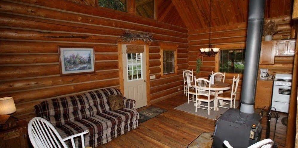Western Pleasure Guest Ranch 桑德波因特 外观 照片