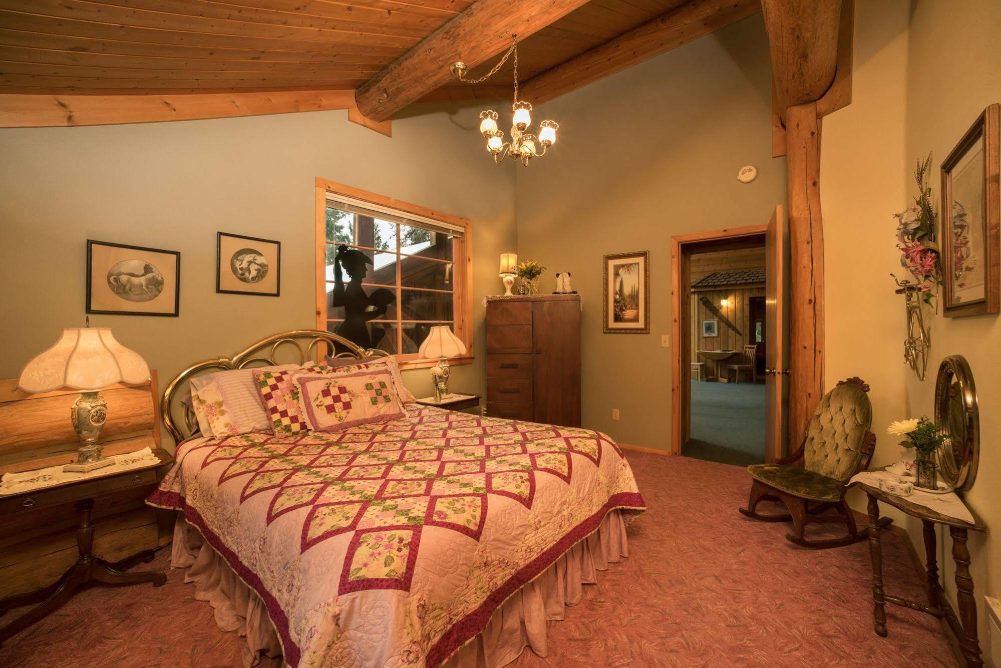 Western Pleasure Guest Ranch 桑德波因特 外观 照片