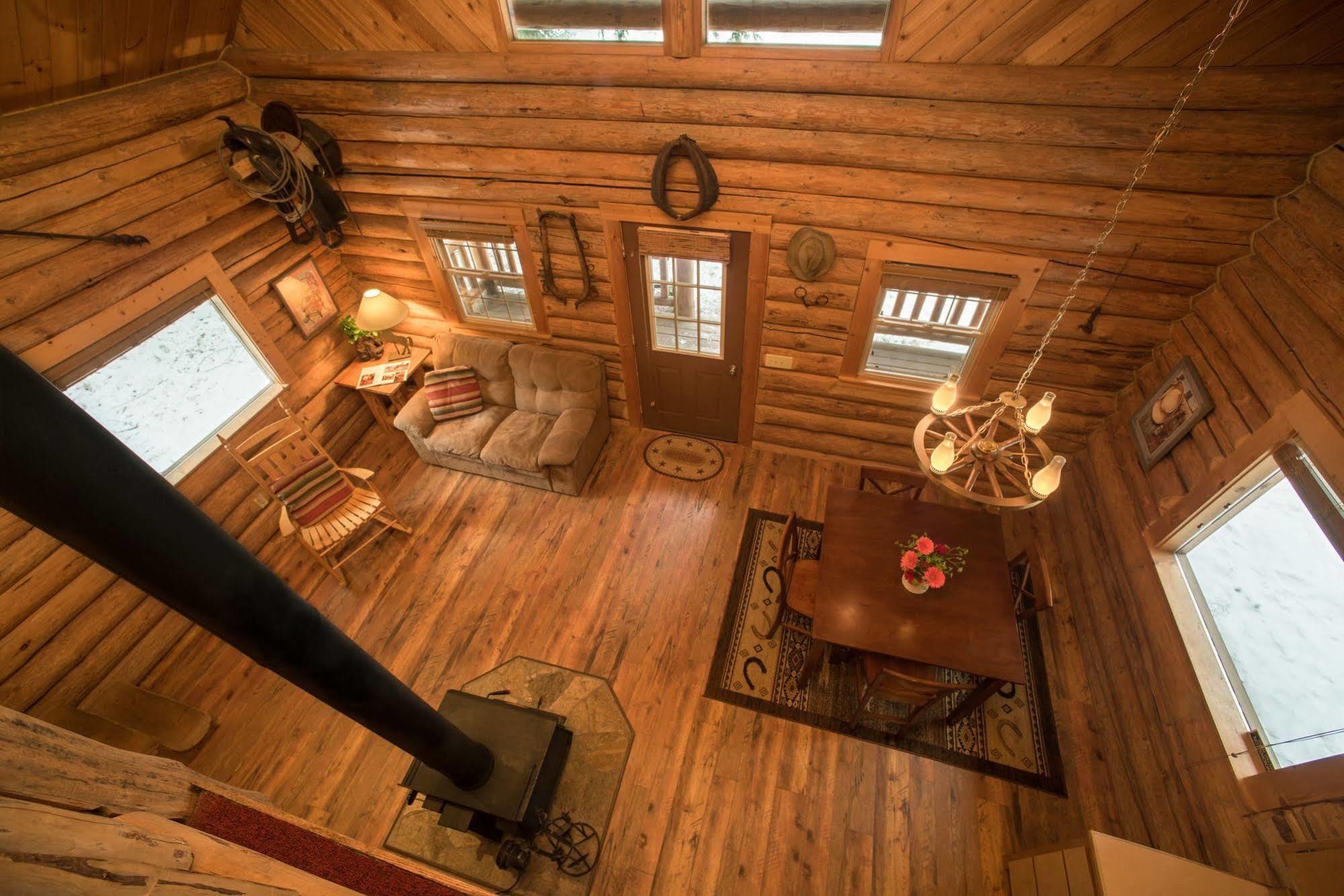 Western Pleasure Guest Ranch 桑德波因特 外观 照片