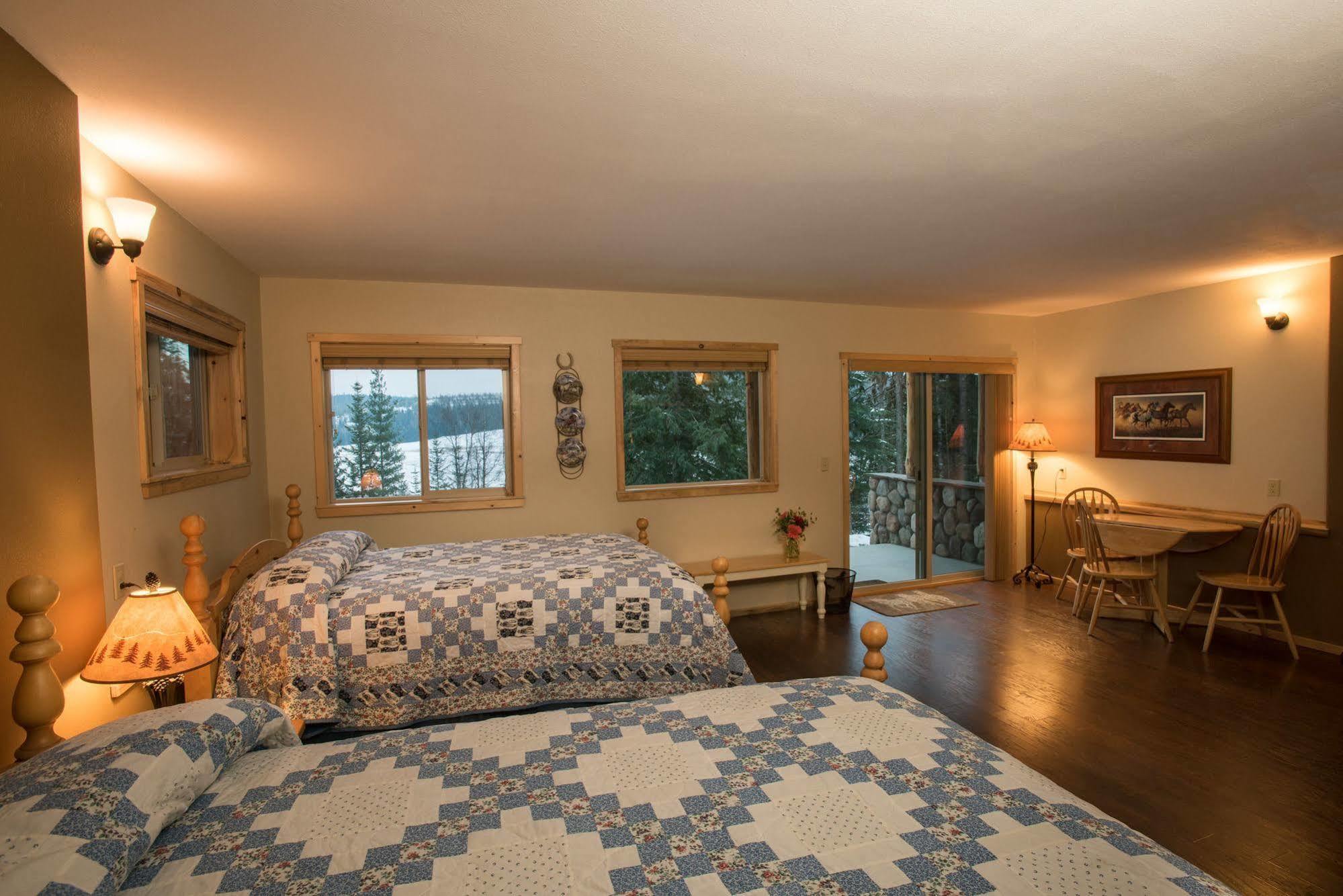 Western Pleasure Guest Ranch 桑德波因特 外观 照片